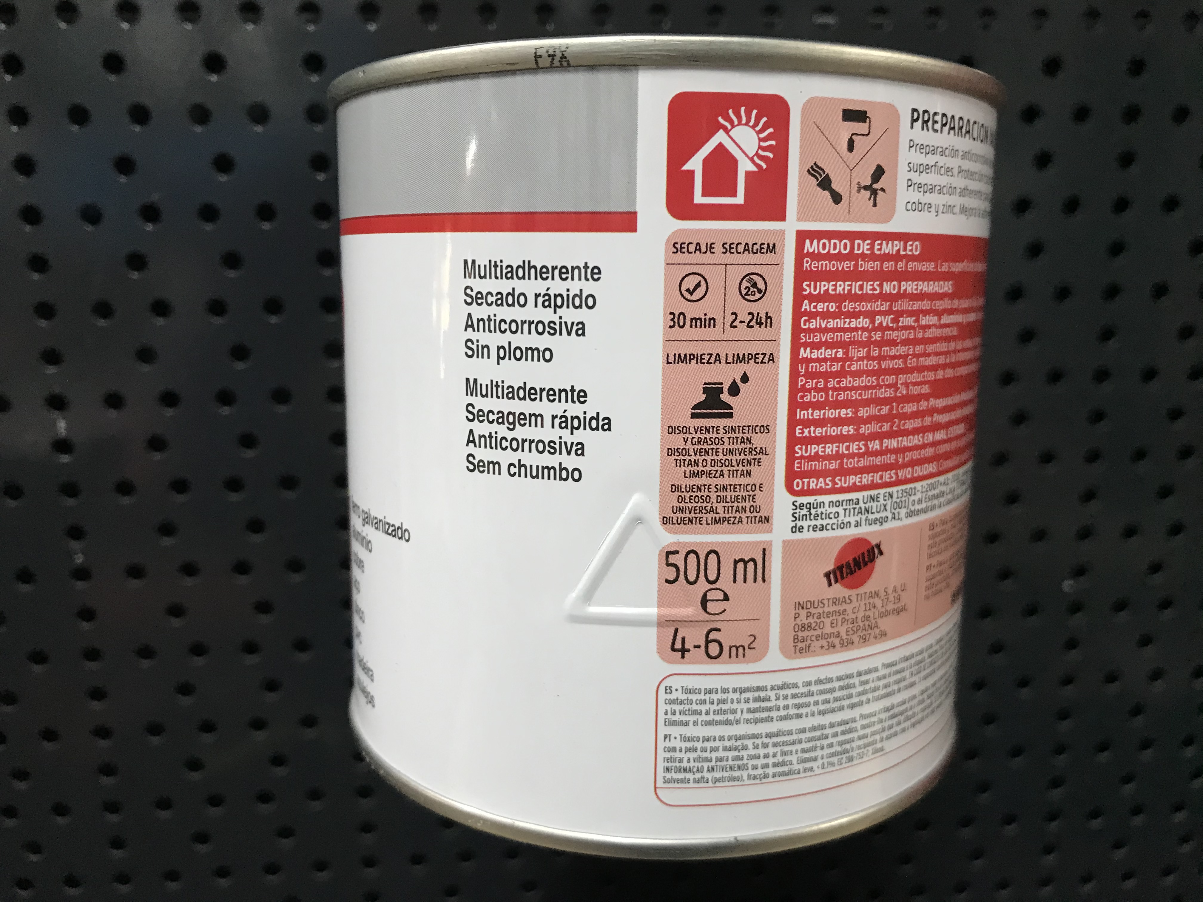 especificaciones pintura multiusos titan